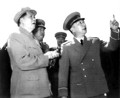 毛泽东站在民族利益的最高点， 科学地制订“香港、澳门回归蓝图”